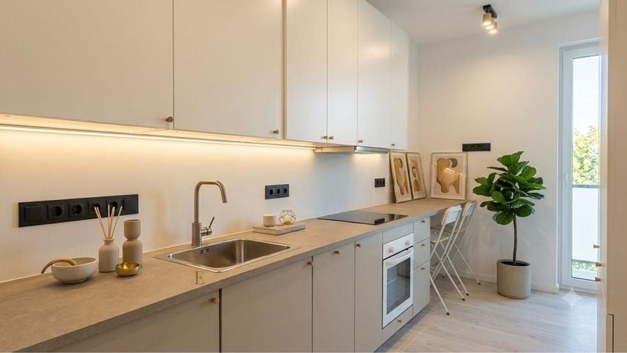 Apartament cu 2 camere nedecomandat în Sub Arini