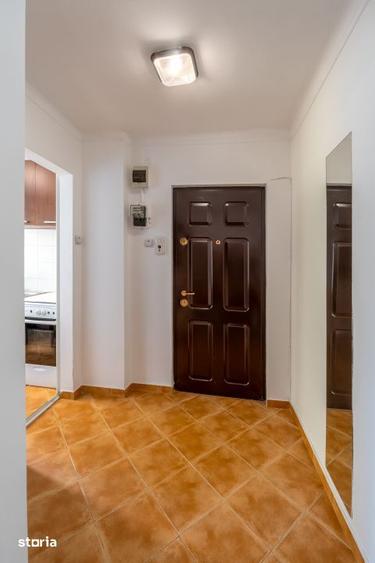 Apartament cu 2 camere semidecomandat, mobilat în Gruia