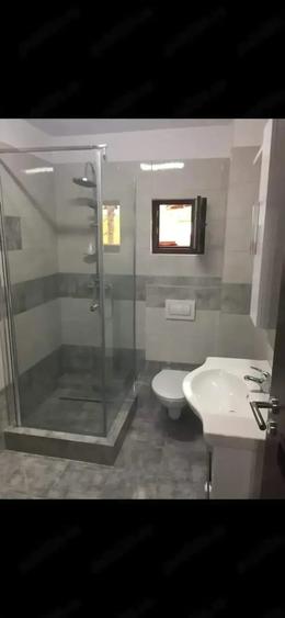Casă cu Teren 300 Mp în Roșu