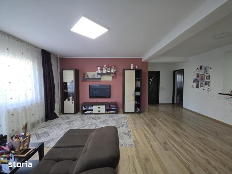 Casă cu 2 camere cu Teren 423 Mp în Domnești