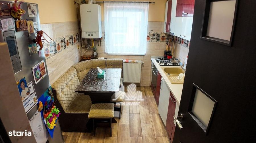 Apartament cu 3 camere decomandat în Paltin