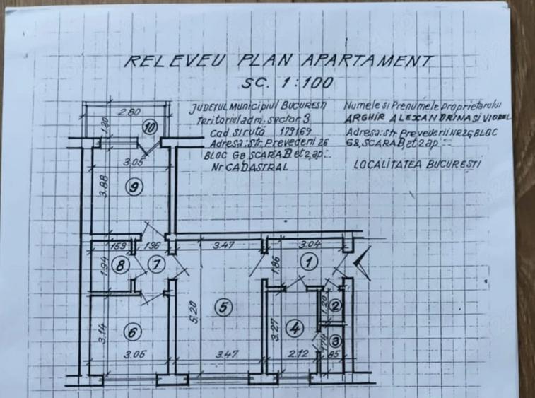 Apartament cu 3 camere semidecomandat în 1 Decembrie 1918