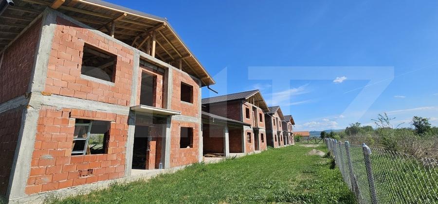 Casă cu 5 camere cu Garaj în Simeria