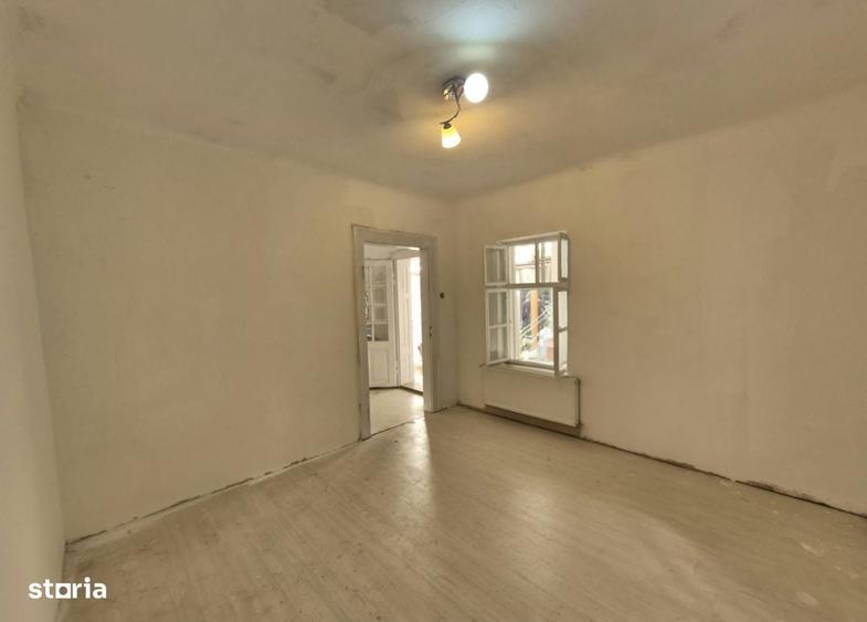 Casă cu 3 camere în Central