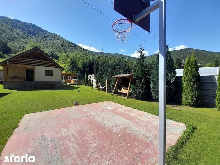 Casă cu 3 camere cu Canalizare în Gura Râului