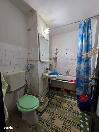 Apartament cu 4 camere decomandat în Central