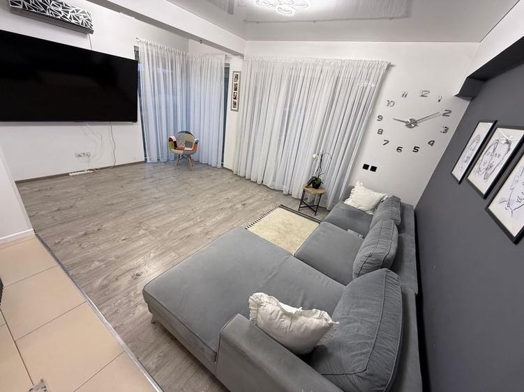 Apartament cu 3 camere în Strugurilor
