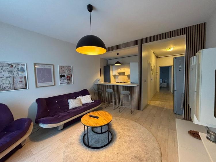 Apartament cu 2 camere semidecomandat în Aradului