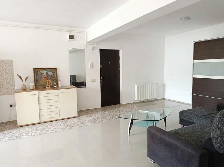 Apartament cu 2 camere semidecomandat în Florești