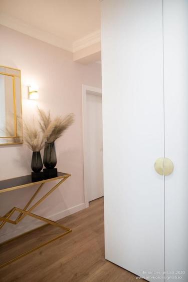 Apartament cu 3 camere semidecomandat, mobilat în Andrei Mureșanu