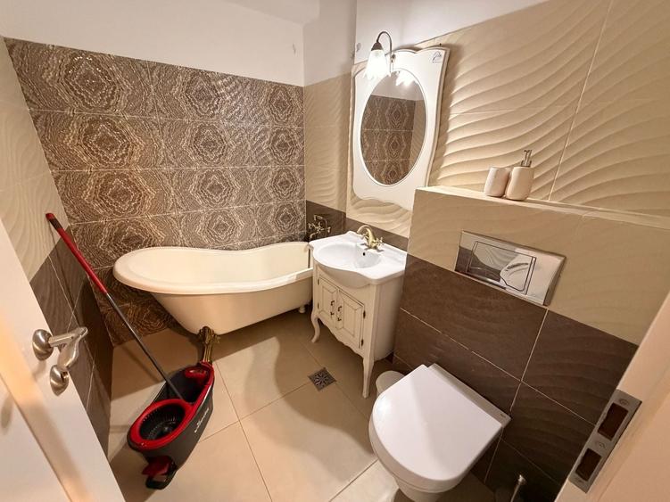 Apartament cu 3 camere decomandat în Muncii