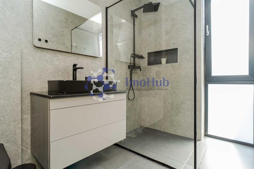 Penthouse cu 4 camere decomandat, mobilat în Valea Lupului