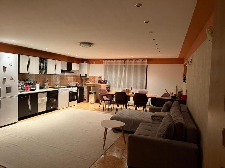 Apartament cu 2 camere decomandat în Morăreni