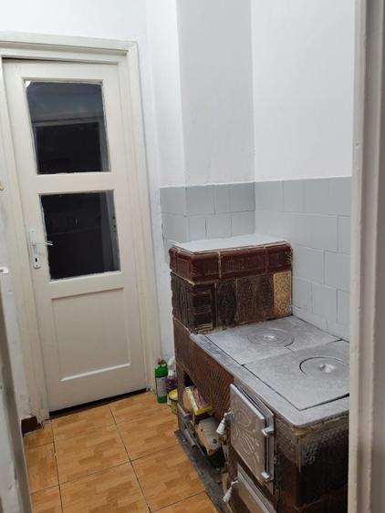 Apartament cu 2 camere decomandat în Petros