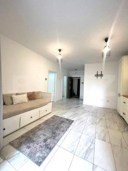 Apartament cu 2 camere semidecomandat în Chinteni