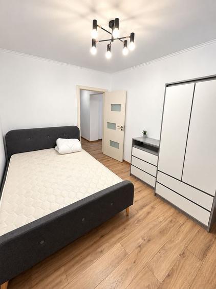 Apartament cu 3 camere decomandat în Dacia