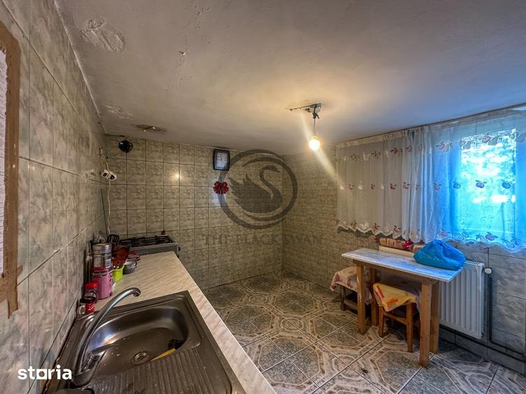 Casă cu 5 camere cu Teren 984 Mp în Blejoi