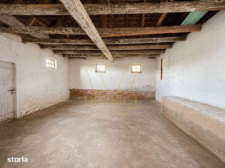 Casă cu 4 camere în Jupani