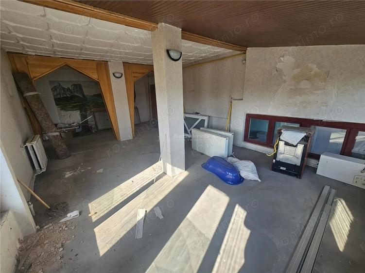 Apartament cu 4 camere decomandat în Calea Timișoarei