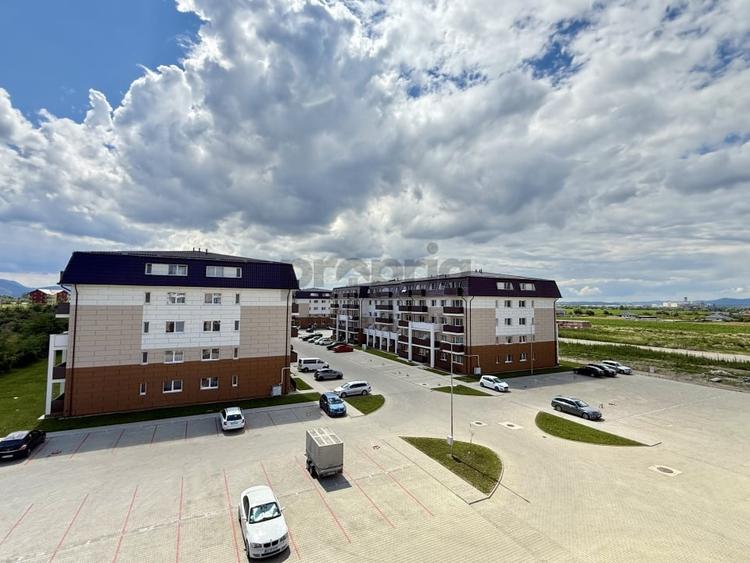 Apartament cu 2 camere, mobilat în Sânpetru