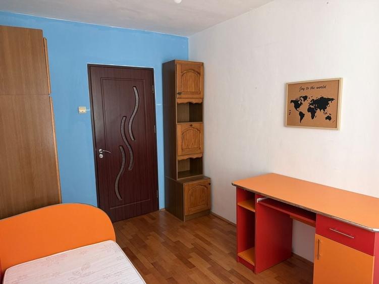Apartament cu 3 camere decomandat în Decebal