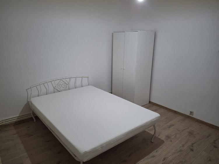 Apartament cu 2 camere decomandat în Lazu