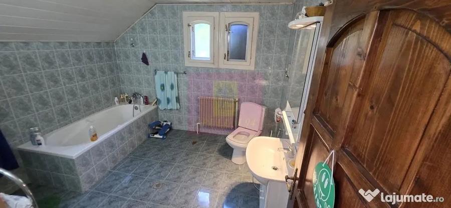 Casă cu 5 camere cu Teren 840 Mp în Central