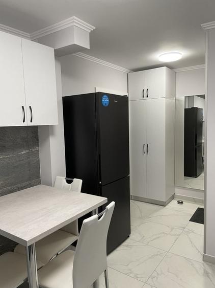 Apartament cu 2 camere semidecomandat în Take Ionescu