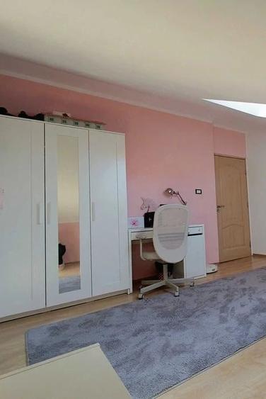 Apartament cu 3 camere semidecomandat în Braytim