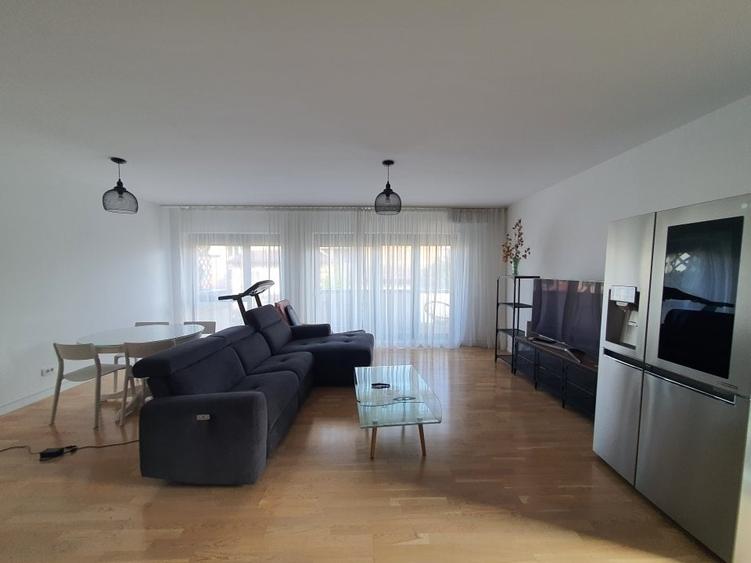 Apartament cu 3 camere decomandat în Domenii