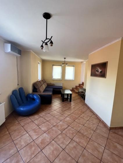 Apartament cu 4 camere decomandat, mobilat în Dumbrăvița