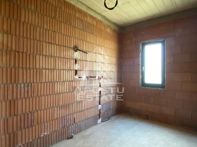 Casă individuală cu 5 camere cu Teren 1330 Mp în Urseni