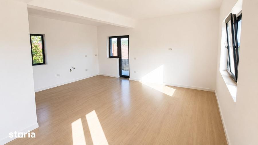 Casă cu 3 camere cu Teren 440 Mp în Miroslava
