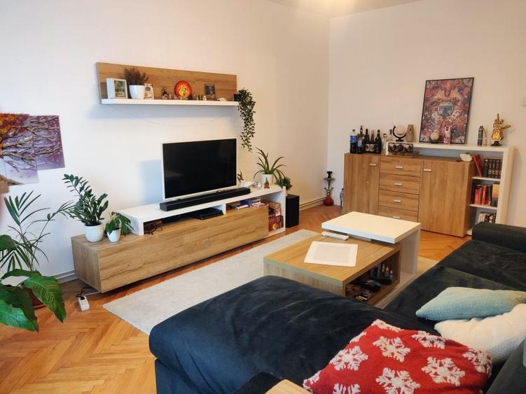 Apartament cu 2 camere decomandat în Central