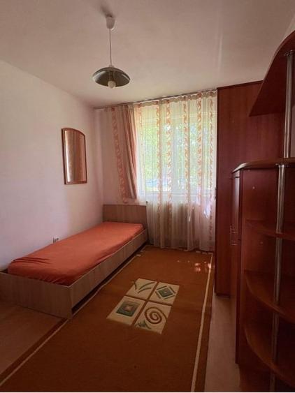 Apartament cu 4 camere decomandat, mobilat în Independenței