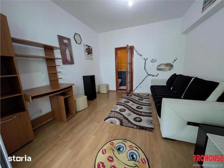 Apartament cu 3 camere semidecomandat în Ultracentral