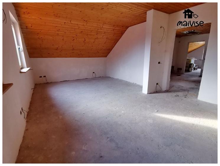 Casă individuală cu 7 camere cu Canalizare în Ohaba