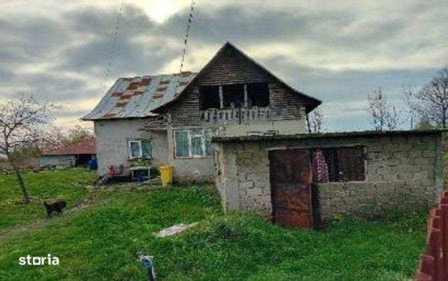Casă cu 4 camere cu Teren 5440 Mp în Colțu