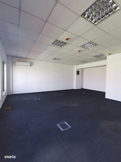 Spațiu comercial, de 49 mp, în Central
