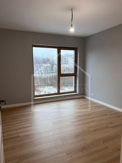 Apartament cu 2 camere decomandat în Sisești