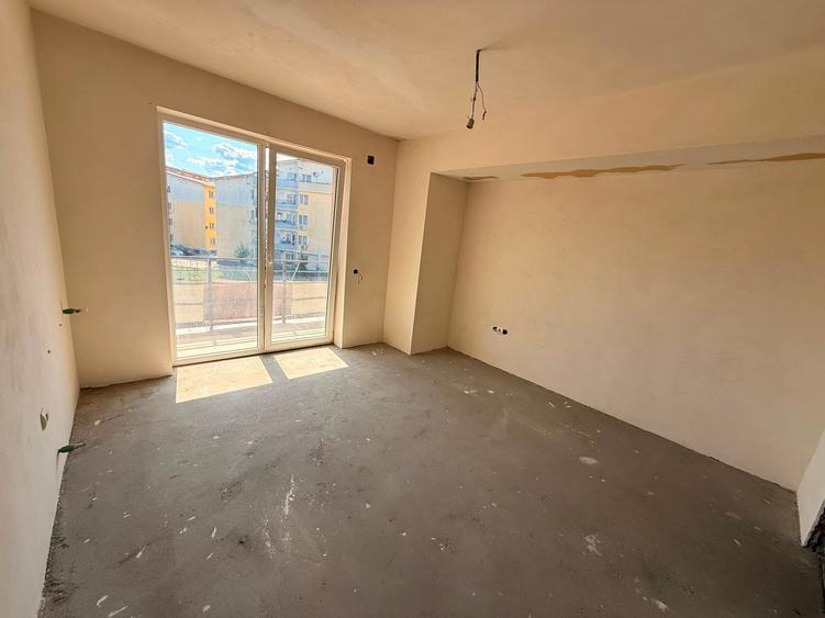 Apartament cu 2 camere semidecomandat în Florești