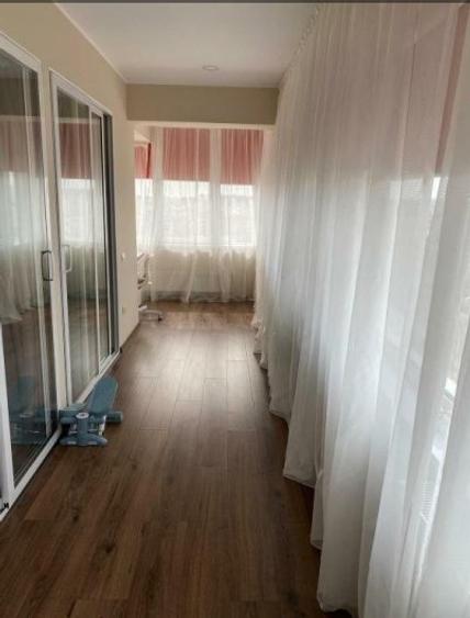 Apartament cu 3 camere decomandat, mobilat în Faleza Nord