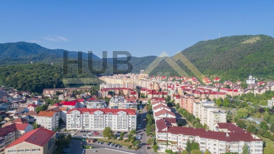 Penthouse cu 6 camere decomandat în Răcădău