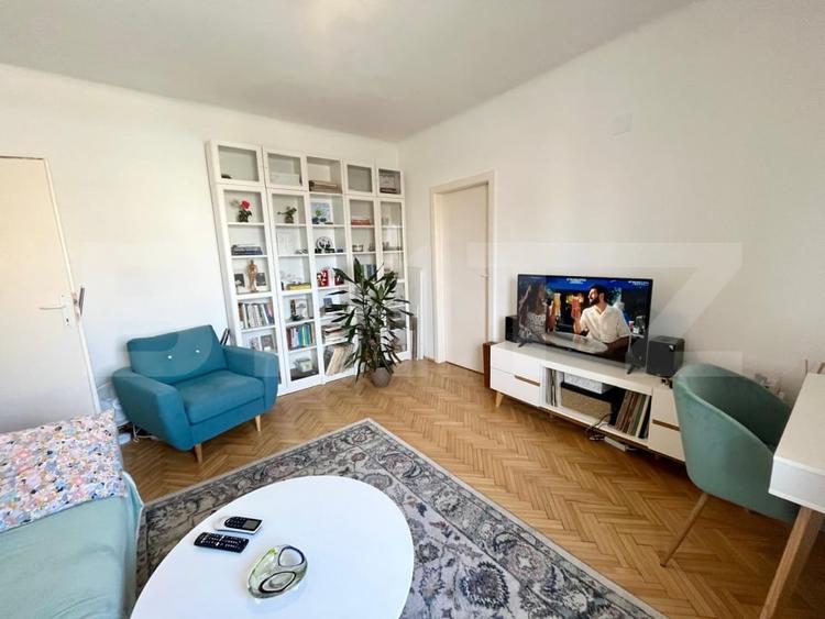 Apartament cu 2 camere semidecomandat, mobilat în Central