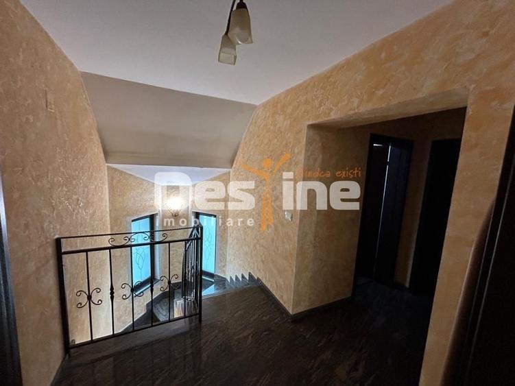 Casă individuală cu 6 camere cu Piscina în Ciritei