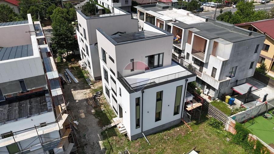 Casă cu 8 camere cu Teren 300 Mp în Ultracentral
