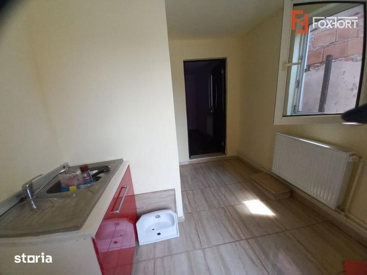 Casă cu 4 camere cu Canalizare în Crișan