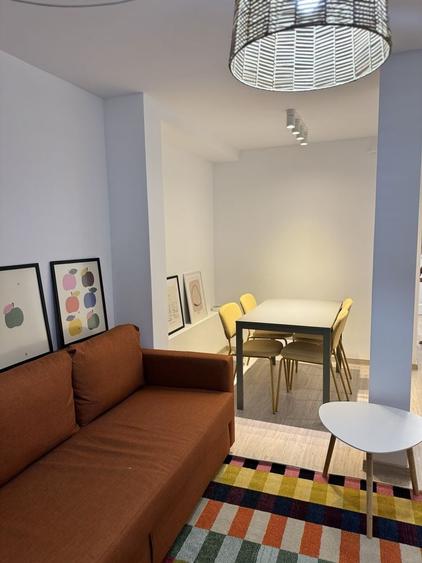 Apartament cu 3 camere decomandat în Exterior Vest