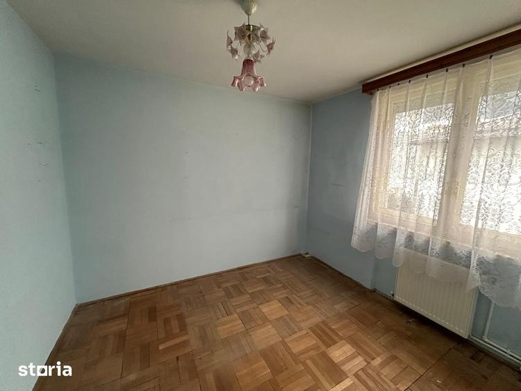 De vanzare Apartament cu 2 camere, decomandat, bv dacia etaj 4 - 3