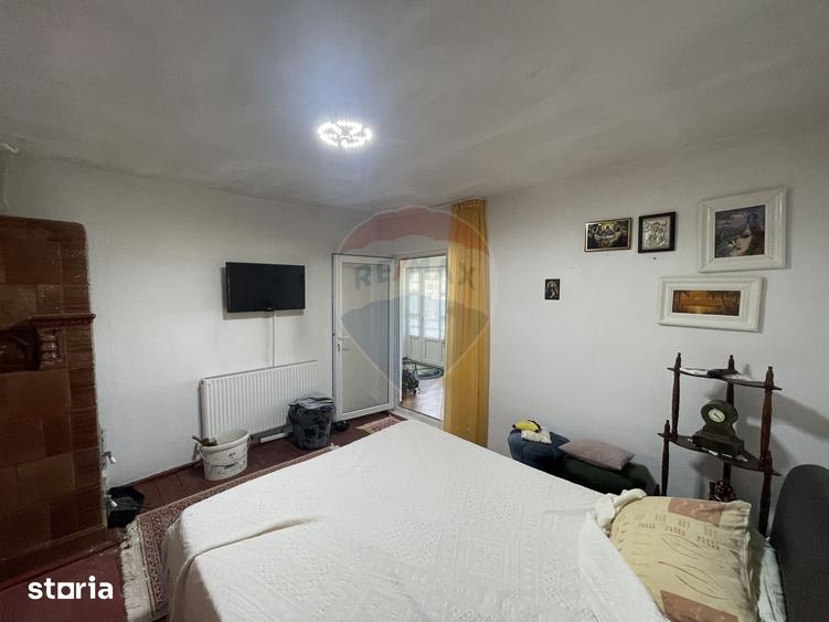 Casă cu 3 camere cu Teren 900 Mp în Mera
